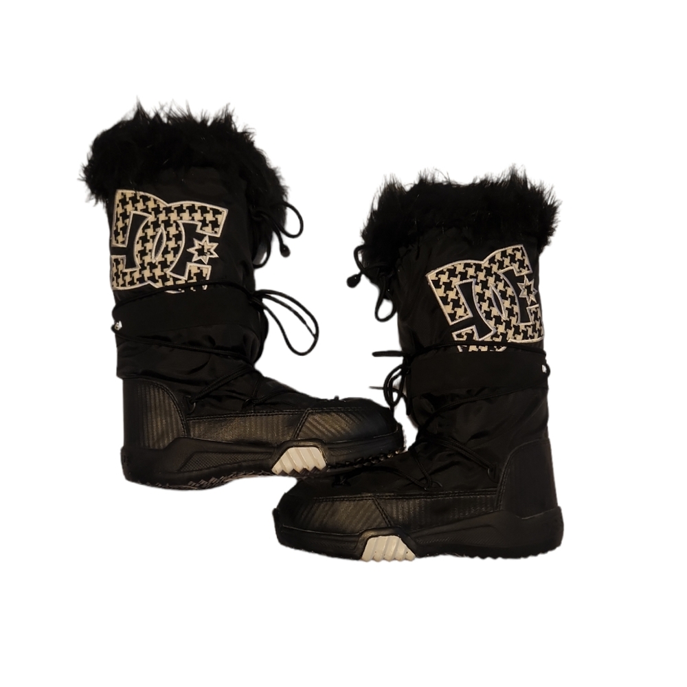DC snowboarding boots